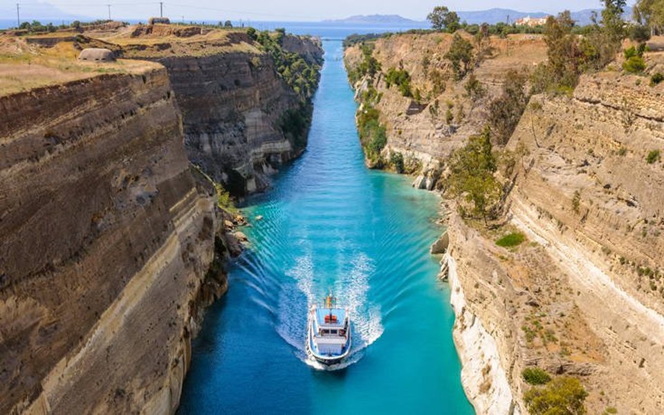 Ανοίγει από σήμερα και για τους επόμενους τρεις μήνες η Διώρυγα της Κορίνθου