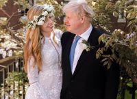 Boris Johnson: Αφήνει πίσω την εξουσία του και ετοιμάζει τη δεξίωση του γάμου του