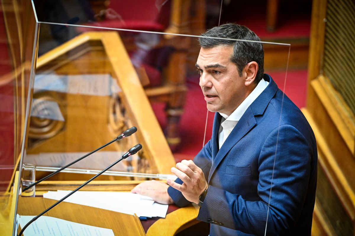 Τσίπρας: Δείτε live την δευτερολογία του για την κοινωνική πολιτική