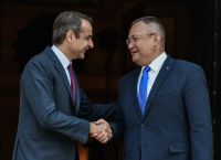 Συνάντηση Μητσοτάκη με τον πρωθυπουργό της Ρουμανίας: Εξαιρετικές οι διμερείς μας σχέσεις