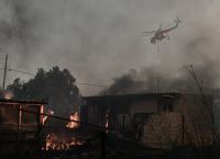 Φωτιά στη Σαλαμίνα: Μήνυμα για εκκένωση από την πολιτική προστασία