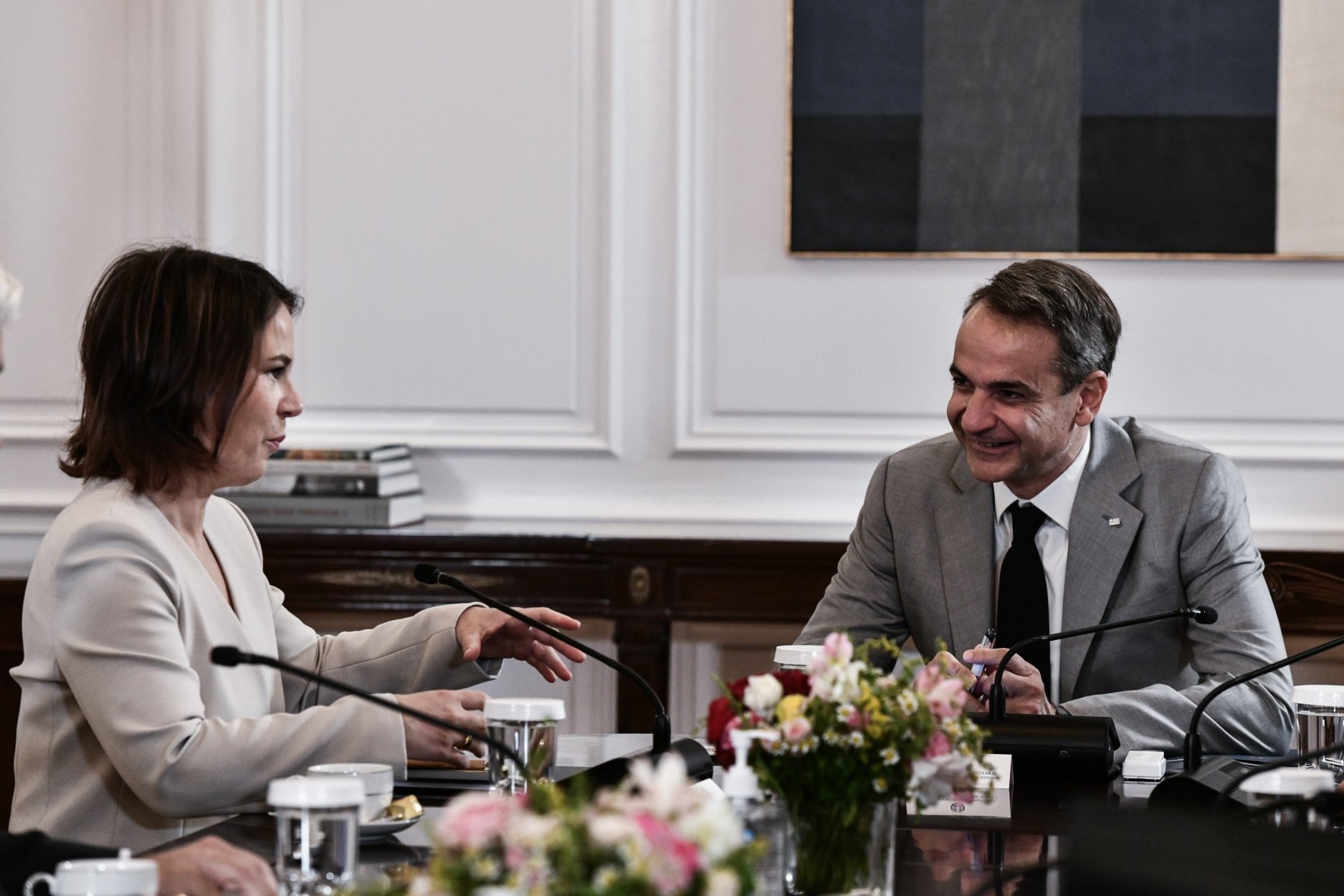 Deutsche Welle: Πως σχολίασαν την επίσκεψη Μπέρμποκ σε Ελλάδα και Τουρκία