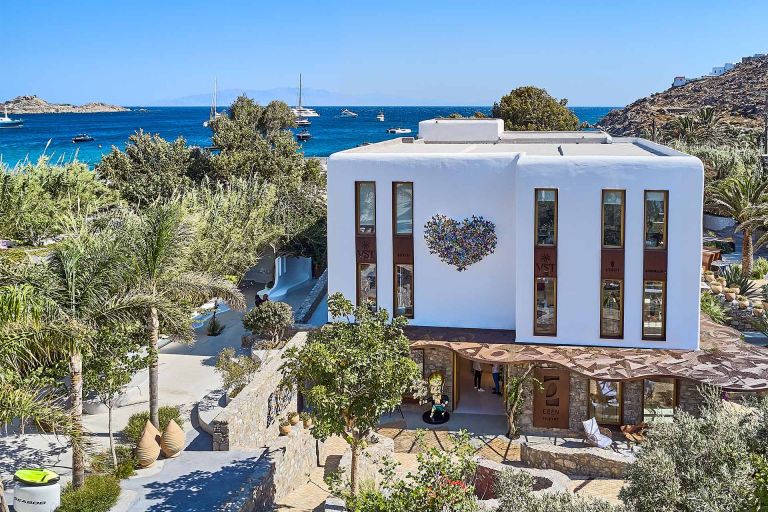 BoG: Travel receipts in Greece up by 62.7% in July 2022