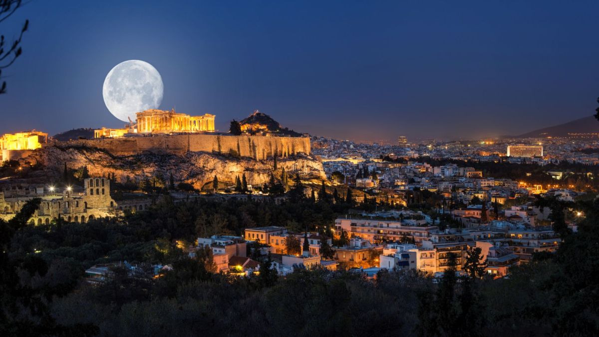 Acropolis Museum serenades August full moon with concert