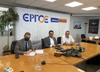Υπεγράφη η σύμβαση για την εγκατάσταση συστήματος ηλεκτροκίνησης στη σιδηροδρομική γραμμή Κιάτο – Ροδοδάφνη Υπεγράφη η σύμβαση για την εγκατάσταση συστήματος ηλεκτροκίνησης στη σιδηροδρομική γραμμή Κιάτο – Ροδοδάφνη
