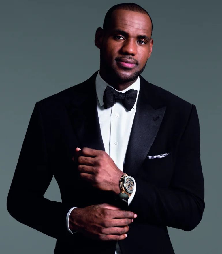 Μέσα στο Sizable Real Estate Portfolio του LeBron James