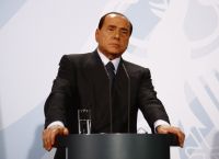 Μπερλουσκόνι: Έθεσε την υποψηφιότητά του για Γερουσιαστής για τις επόμενες εκλογές Μπερλουσκόνι: Έθεσε την υποψηφιότητά του για Γερουσιαστής για τις επόμενες εκλογές