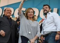 Μπερλουσκόνι: “Σαλβίνι και Μελόνι είναι καθ΄όλα εντάξει για να ηγηθούν της επόμενης κυβέρνησης”