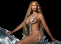 Beyonce: Ποζάρει αγκαλιά με όλα τα παιδιά της