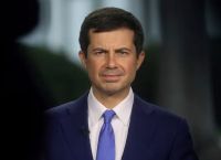 Μπούτιτζετζ για Πρόεδρος των ΗΠΑ;