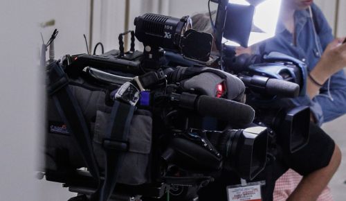 ΔΣΑ: Διώξεις σε δικηγόρους που συμμετέχουν στα «παράθυρα» των τηλεοπτικών καναλιών
