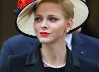 Πριγκίπισσα Charlene: Μια σύγχρονη κοντέσα με κίτρινο φόρεμα – Θύμισε τον παλιό της εαυτό Πριγκίπισσα Charlene: Μια σύγχρονη κοντέσα με κίτρινο φόρεμα – Θύμισε τον παλιό της εαυτό