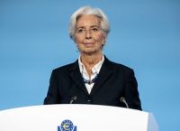 Λαγκάρντ: Ιστορική στιγμή το τέλος των αρνητικών επιτοκίων