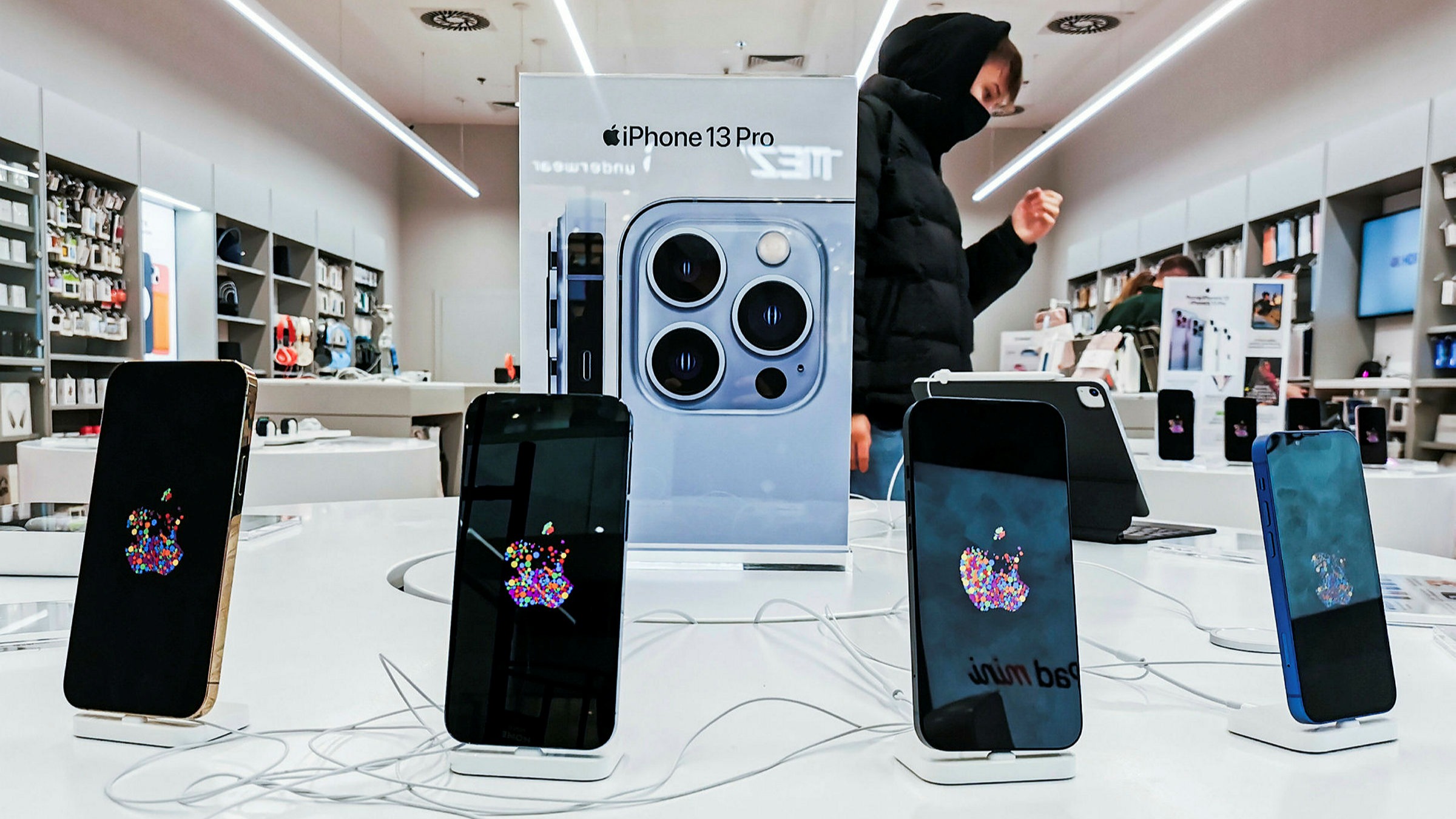Apple: Μεγάλες εκπτώσεις στα iPhones, AirPods και Apple Watch στην Κίνα