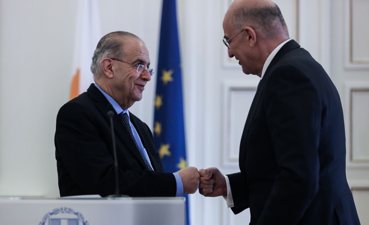 Δένδιας – Κασουλίδης για Κυπριακό και τουρκικό γεωτρύπανο