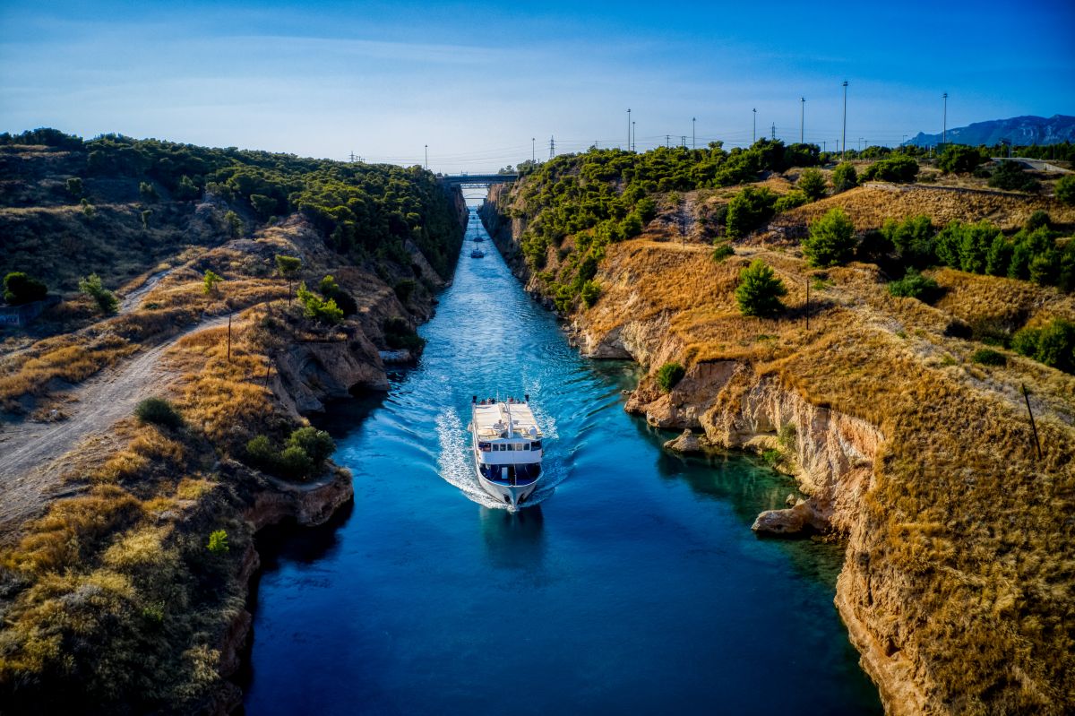 Σε έναν μήνα έχουν περάσει πάνω από 1.743 πλοία από την Διώρυγα της Κορίνθου
