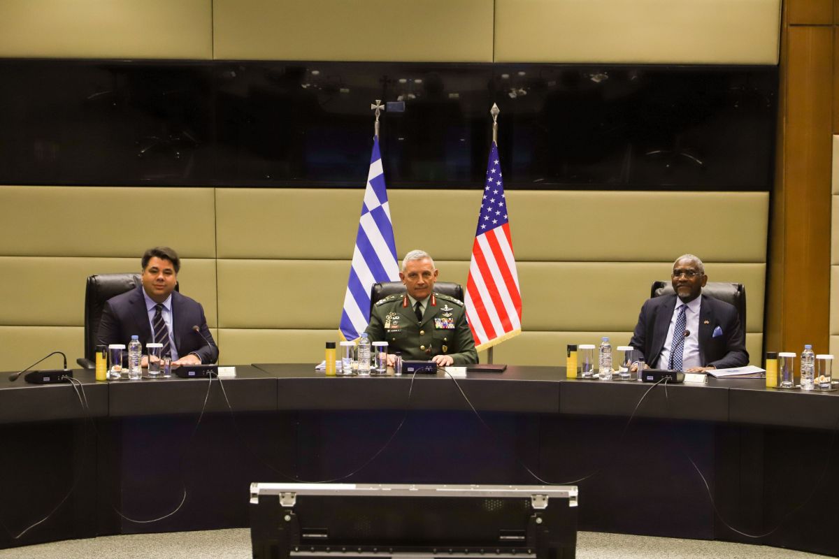 ΓΕΕΘΑ: Επίσκεψη Φλώρου στις εγκαταστάσεις της Lockheed Martin
