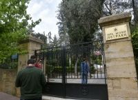 Ιερά Σύνοδος: Επιστολή διαμαρτυρίας στον Αρχιεπίσκοπο Αμερικής Ελπιδοφόρο για την βάφτιση στη Βουλιαγμένη