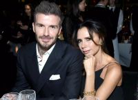 Victoria Beckham: Πρώτη φορά τραγουδάει, χορεύει και γελάει μετά την εποχή των Spice Girls Victoria Beckham: Πρώτη φορά τραγουδάει, χορεύει και γελάει μετά την εποχή των Spice Girls
