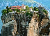 METEORA: The hanging monasteries of Greece