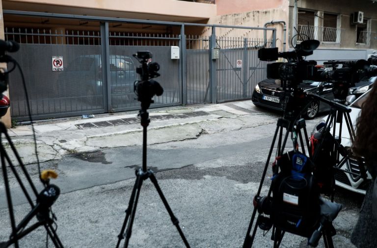 Δημήτρης Λιγνάδης: Στο σπίτι του μέλη του Ρουβίκωνα [vid]