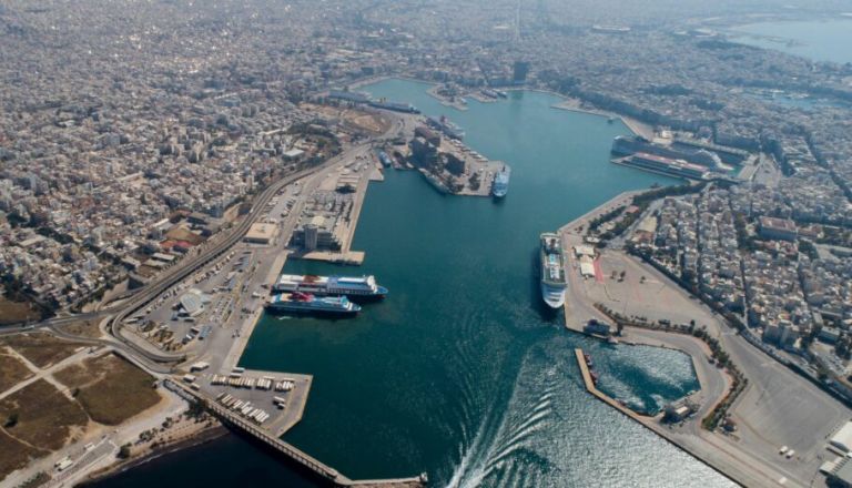 Greek Piraeus in the top 10 best ports in the world 2022