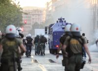 Επεισόδια στο Σύνταγμα: Δίωξη για πλημμέλημα ασκήθηκε από τον Εισαγγελέα στους 4 συλληφθέντες Επεισόδια στο Σύνταγμα: Δίωξη για πλημμέλημα ασκήθηκε από τον Εισαγγελέα στους 4 συλληφθέντες
