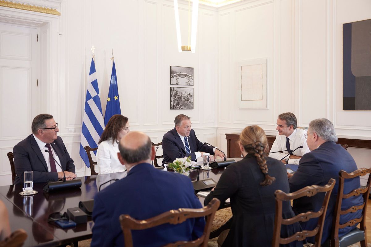 Τον ομογενή Γερουσιαστή Λεωνίδα Ραπτάκη στο Μαξίμου υποδέχθηκε ο πρωθυπουργός