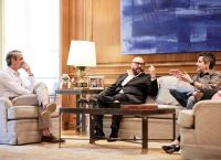 Συνάντηση του Μητσοτάκη με Desmond Child και Φοίβο Συνάντηση του Μητσοτάκη με Desmond Child και Φοίβο