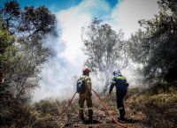 Φωτιά στην Πεντέλη: Έκκληση για εθελοντές πυροσβέστες για την κατάσβεση της πυρκαγιάς
