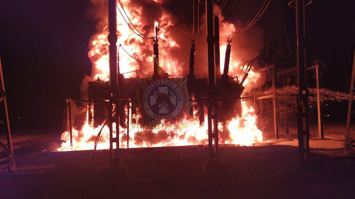 Φωτιά τώρα: Πυρκαγιά στον υποσταθμό της ΔΕΗ στο Μοσχοχώρι στη Λάρισα