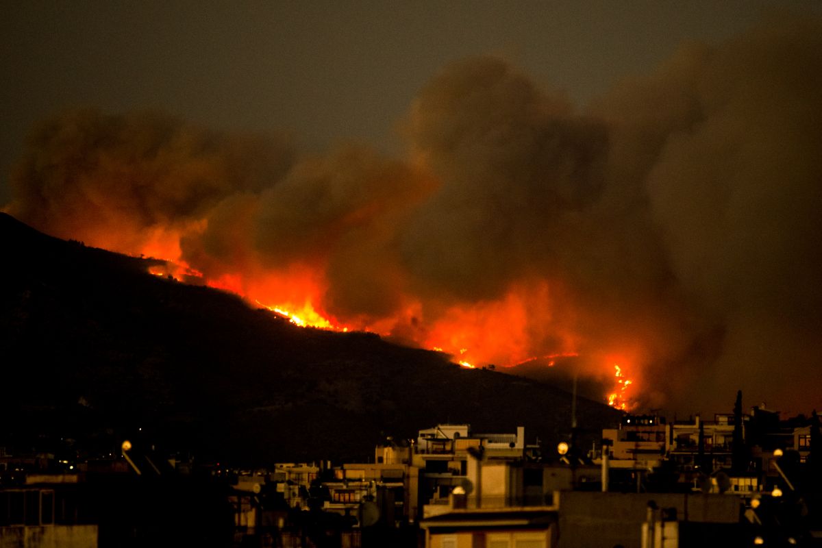 ΓΓΠΠ: Πολύ υψηλός κίνδυνος πυρκαγιάς το Σάββατο για τις περιφέρειες Αττικής και Στερεάς Ελλάδας
