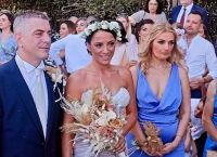 Η Ευλαμπία Ρέβη κι ο Σωτήρης Σκουλούδης παντρεύτηκαν στην Αθήνα Η Ευλαμπία Ρέβη κι ο Σωτήρης Σκουλούδης παντρεύτηκαν στην Αθήνα