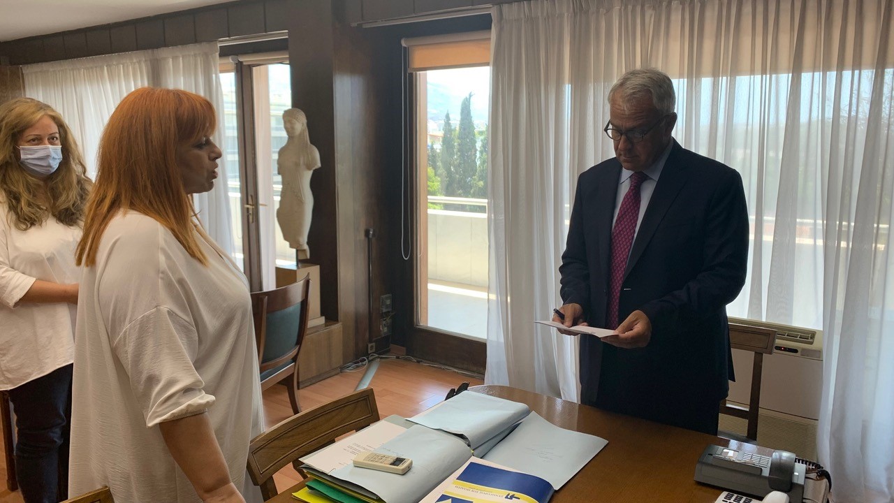 Μάκης Βορίδης: Όρκισε τη νέα Ειδική Γραμματέα για την Προστασία των Ζώων Συντροφιάς Μαριάνθη Δημοπούλου