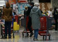 Ακρίβεια: Κόβουν από τις αγορές για την πληρωμή λογαριασμών και υποχρεώσεων [Πίνακες]