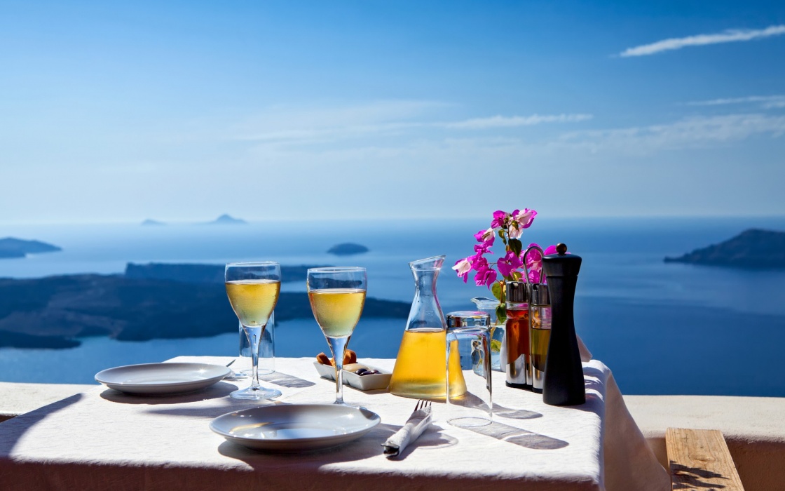 5 Greek islands for wine lovers