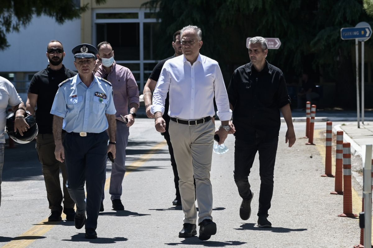 Θεοδωρικάκος για Κάτω Πατήσια: Οι αστυνομικοί έδρασαν με αυτοθυσία