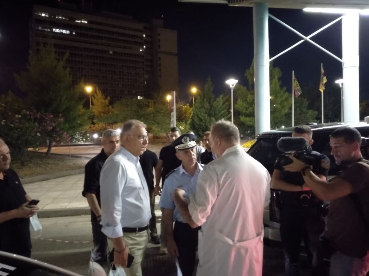 Πατήσια πυροβολισμοί: Επίσκεψη Θεοδωρικάκου στους τραυματίες αστυνομικούς