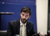 Γιατρομανωλάκης: Μήνυση στο “Μακελειό” για ακραίο και υβριστικό πρωτοσέλιδο
