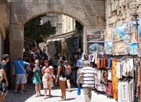 More than 100K Israeli holiday-makers arrived in Greece in June: embassy