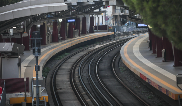 Πατήσια: Άνθρωπος έπεσε στις γραμμές του ΗΣΑΠ – Διακοπή δρομολογίων