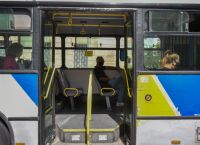 Φωτιά στην Πεντέλη: Διακοπές και αλλαγές στα δρομολόγια των λεωφορείων