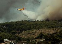 Πυρκαγιά στο Νταού Πεντέλης: Δόθηκε εντολή εκκένωσης από το Ντράφι προς την Παλλήνη