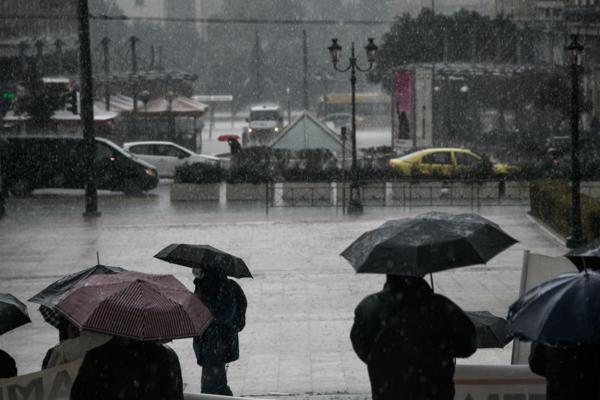 Κακοκαιρία: Μπουρίνι και στην Αττική – Ποιες περιοχές “χτυπήθηκαν” σε όλη τη χώρα