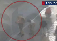 Βίντεο σοκ: 35χρονος προσπάθησε να πνίξει το παιδί του – Το έσωσαν περαστικοί