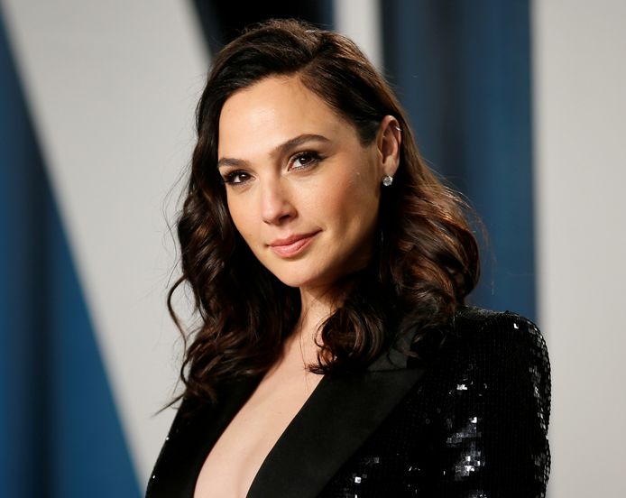 Η Gal Gadot με μπικίνι στον ήλιο