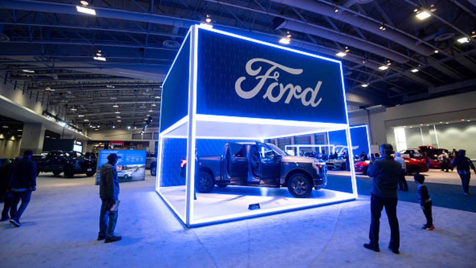 Στην περικοπή 3.000 θέσεων εργασίας προχωρά η Ford λόγω ηλεκτρικών οχημάτων
