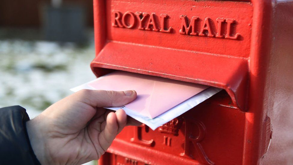 Royal Mail: Έρχονται στη πόρτα και παραλαμβάνουν δέματα δωρεάν