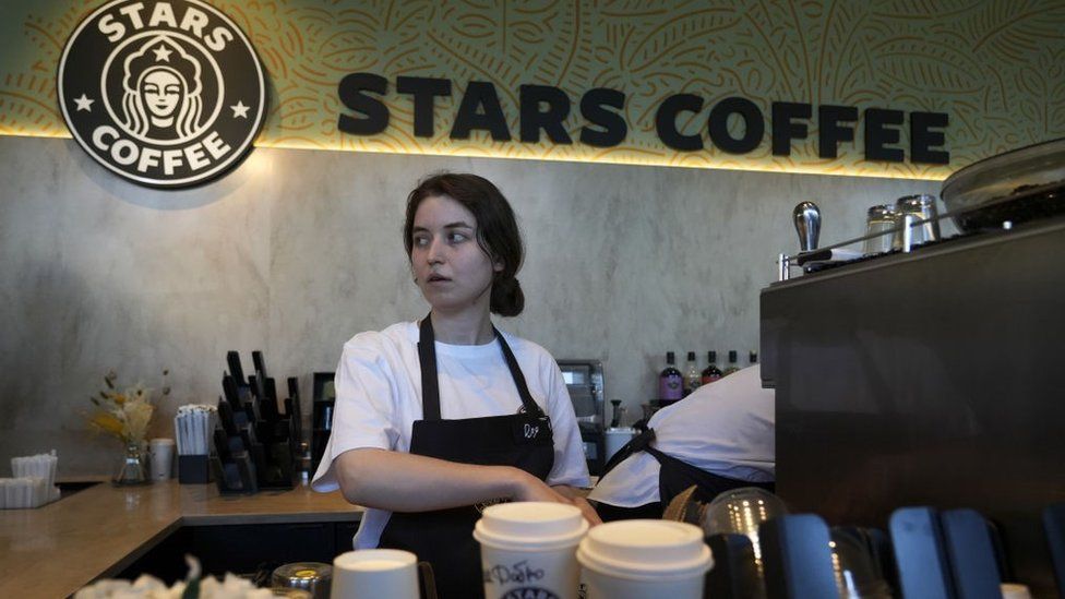 Τα νέα Starbucks της Ρωσίας άνοιξαν από τον φίλο του Πούτιν
