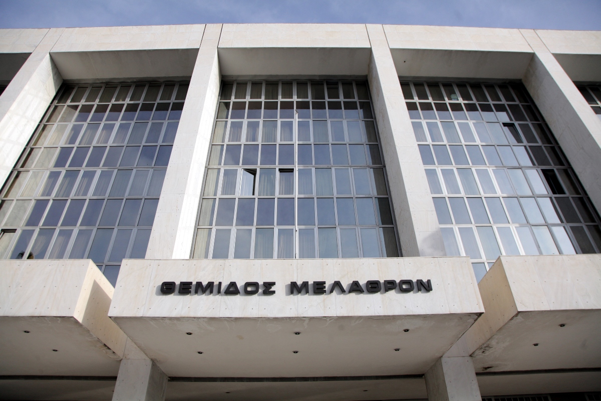 Παρακολούθηση: Ο Ντογιάκος καλεί τους πρώτους μάρτυρες για την έρευνα